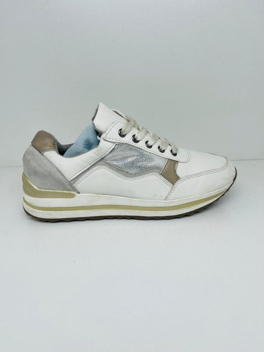 White Amine white amine Shoes Expo 